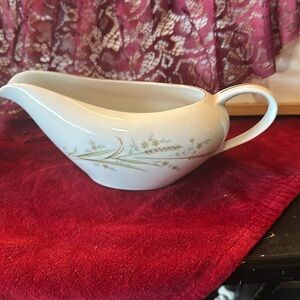 Golden harvest gravy boat